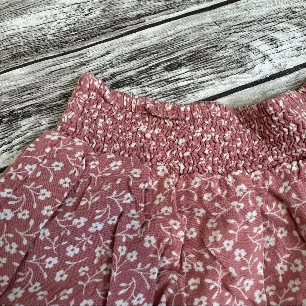 Hollister Women’s Pink White Floral Tiered Mini Skirt Smocked Waist Size S